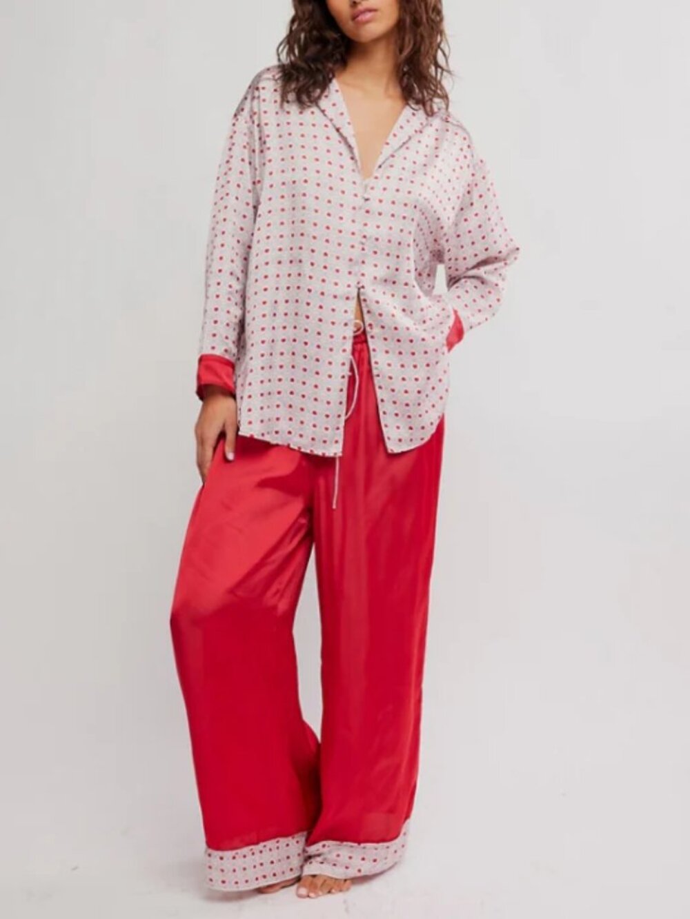 NEW Intimatelyโ Free People Pajama Set Womens XS Red Heart Print Satin PJs
